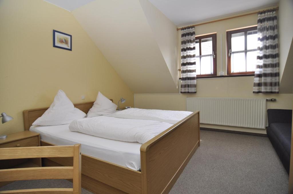 Landgasthof Lang Zum Adler Oberkalbach Room photo